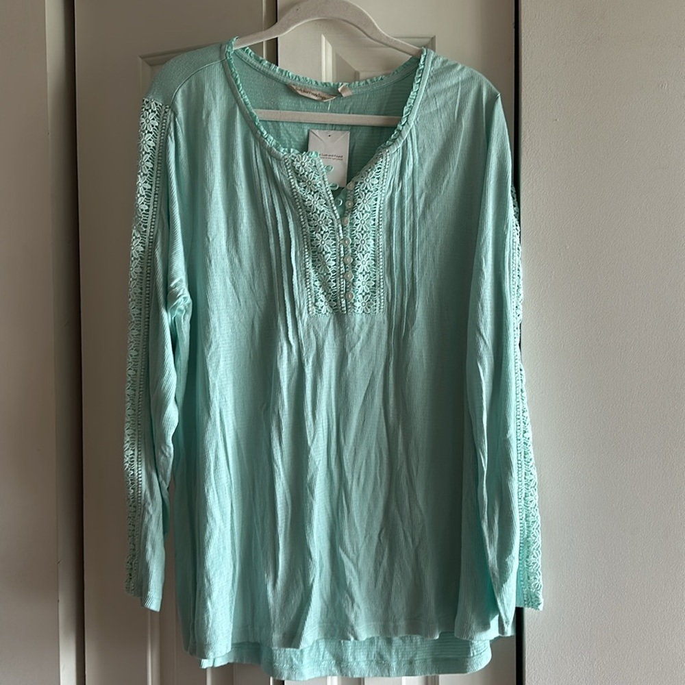 Soft surroundings gabby tee. Size XL (18). Never worn. New with tags.